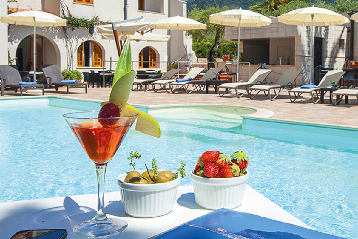 Italien Sizilien Hotel Baia del Capitano Pool