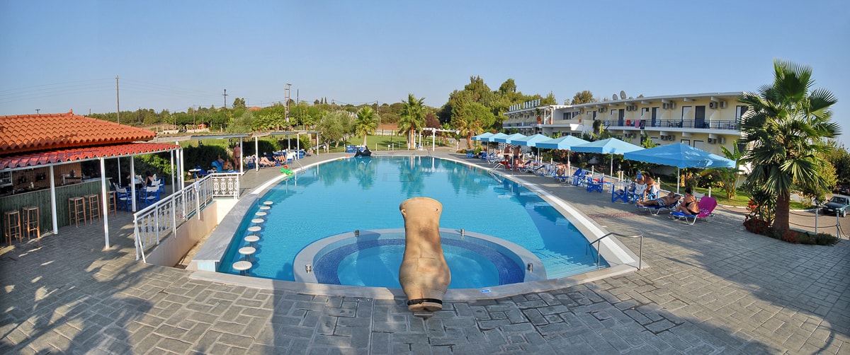 Griechenland Peloponnes Lintzi Pool